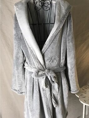 Aerie Luxury Plush Hooded Robe - Light Gray